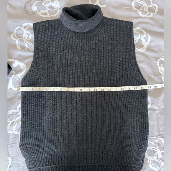 Bonpoint 100% Wool Sleeveless Turtleneck Sweater - Picture 9 of 10